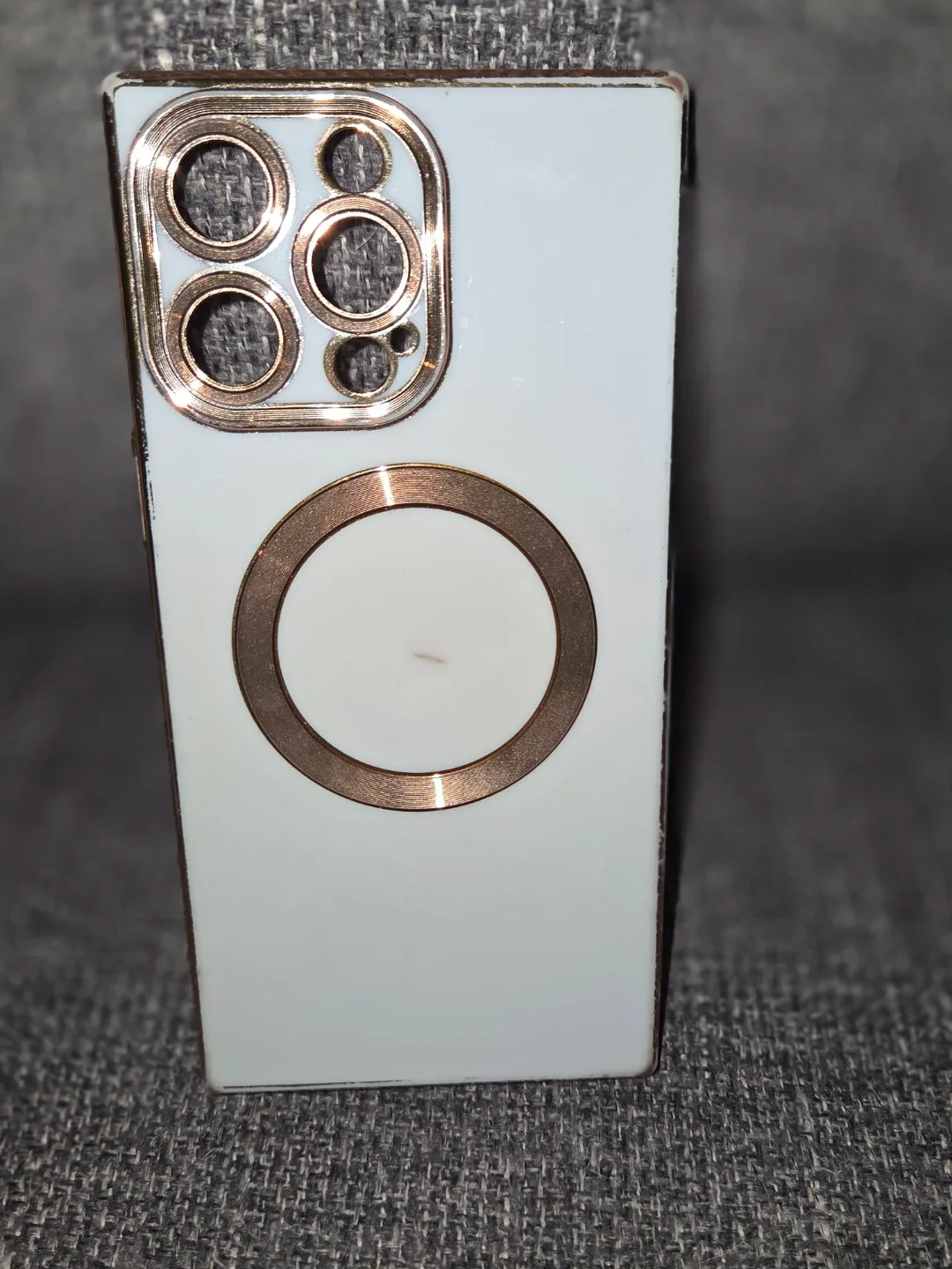 iPhone Case with MagSafe image indicator(4)