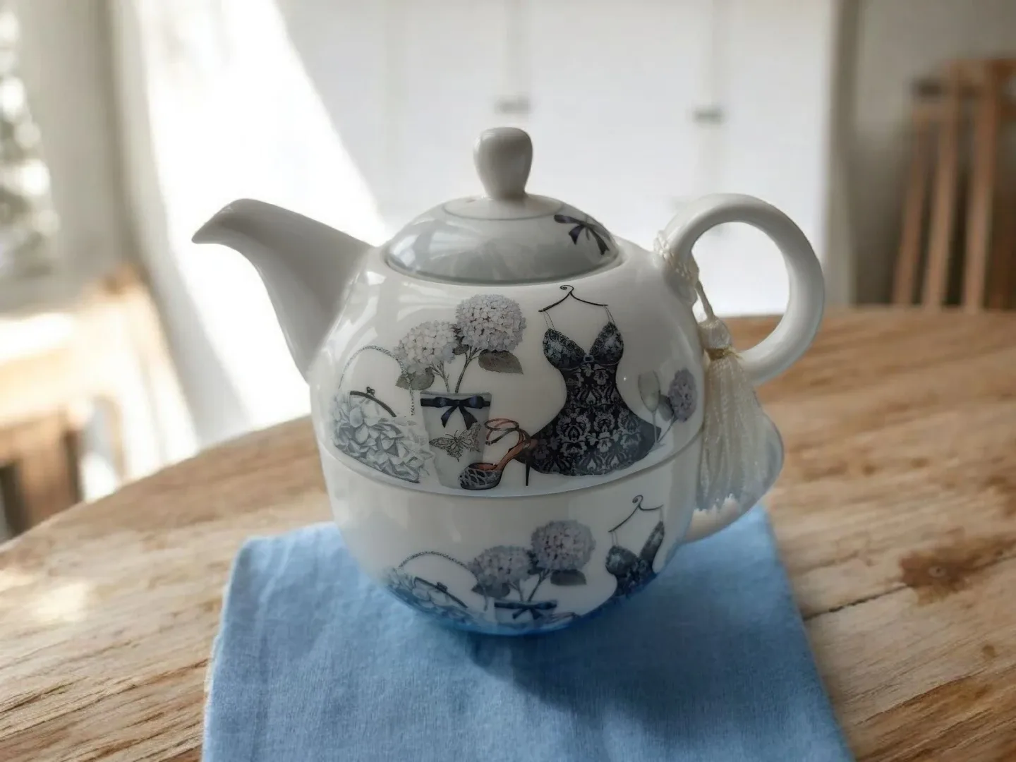 Teapot Set with Cup (x2) image indicator(2)