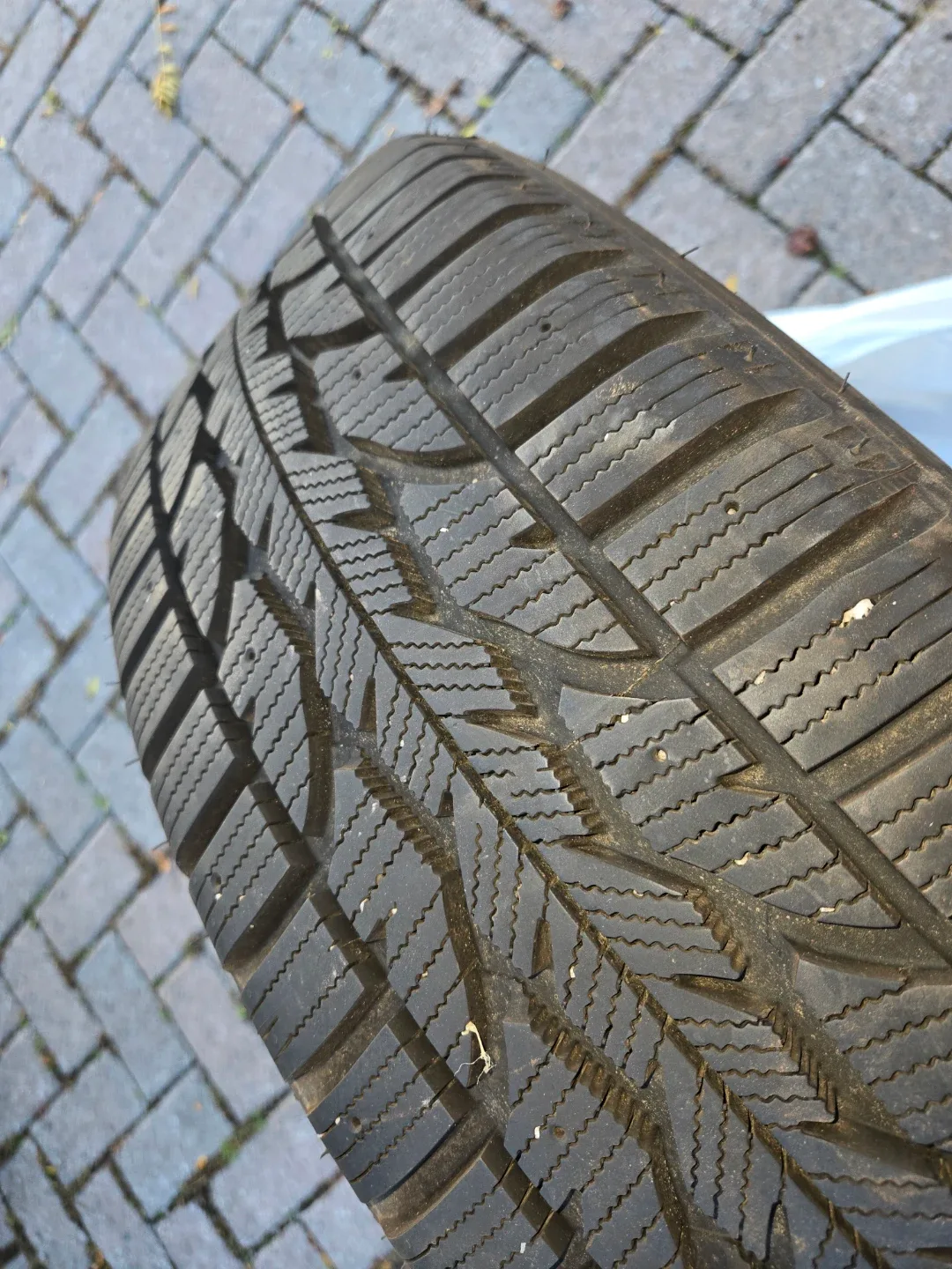 Firestone Winterforce 225/55R18 Winter Tire image indicator(3)