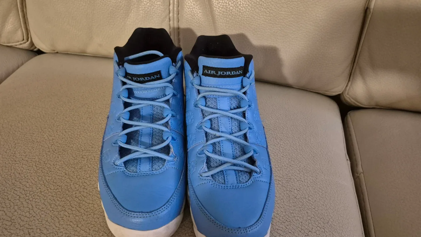 Air Jordan 9 Retro Low University Blue - Size 7Y image indicator(3)