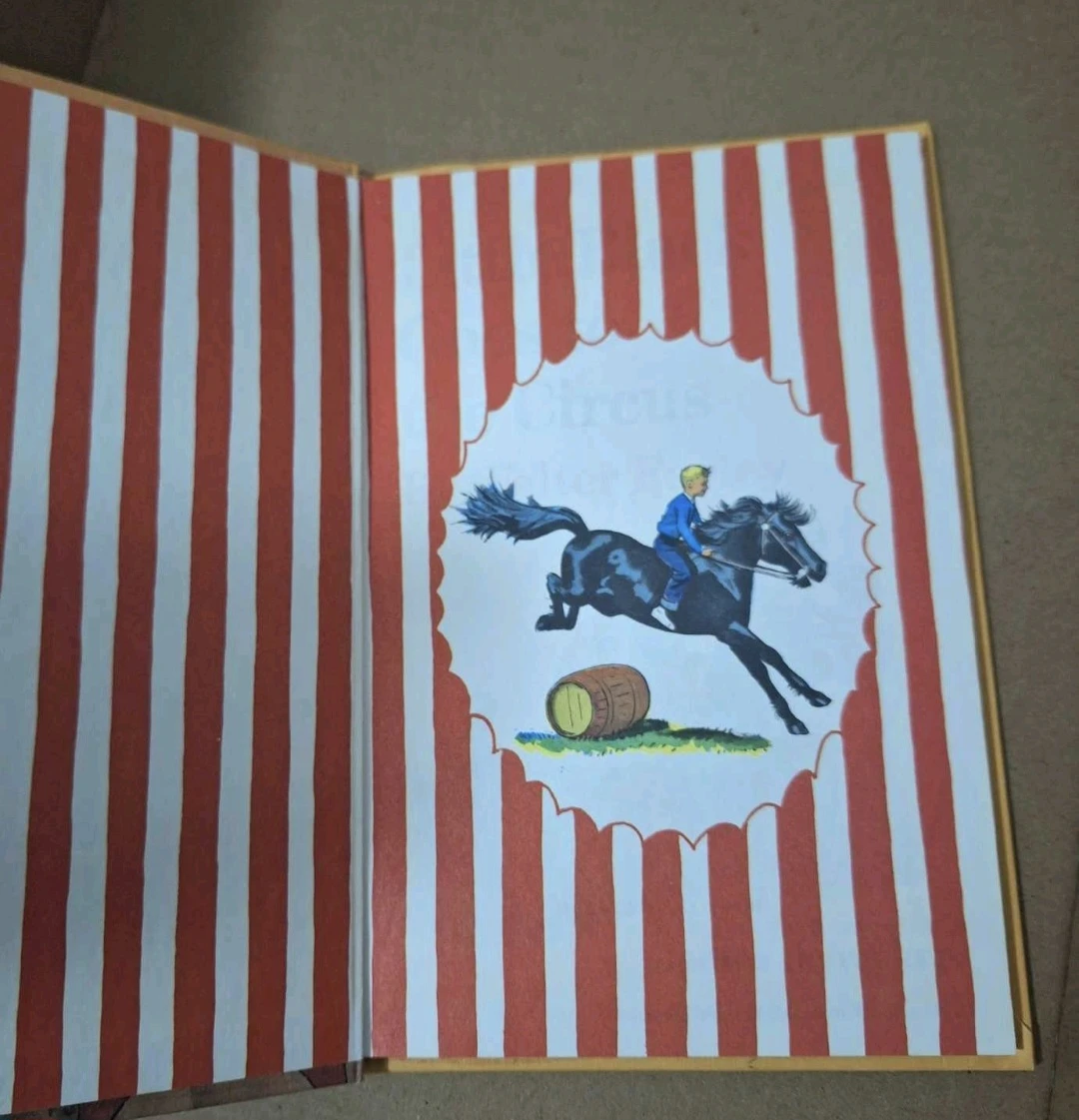 Vintage Little Black Goes to the Circus! Beginner Book - photo 2