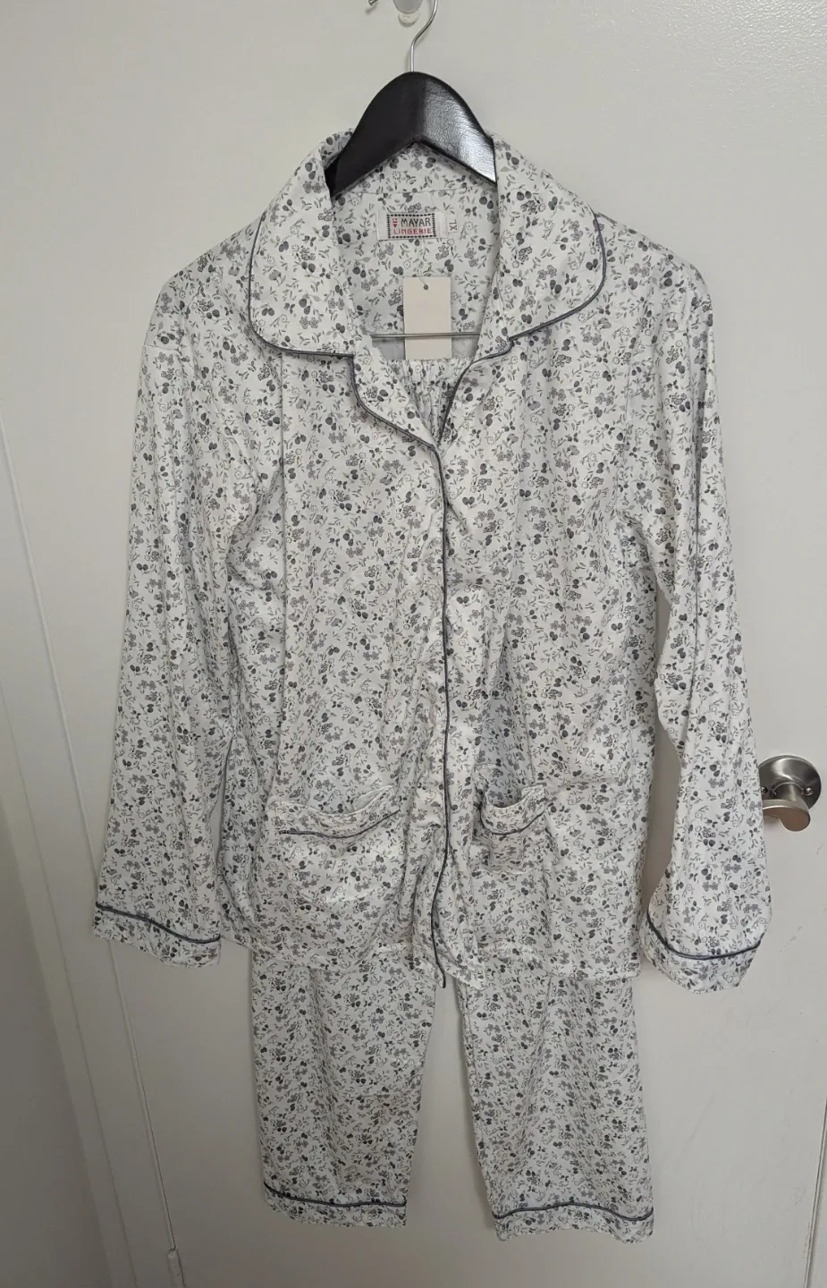 Brand New with Tags Floral Pajama Set - Women's Size X-Large image indicator(2)