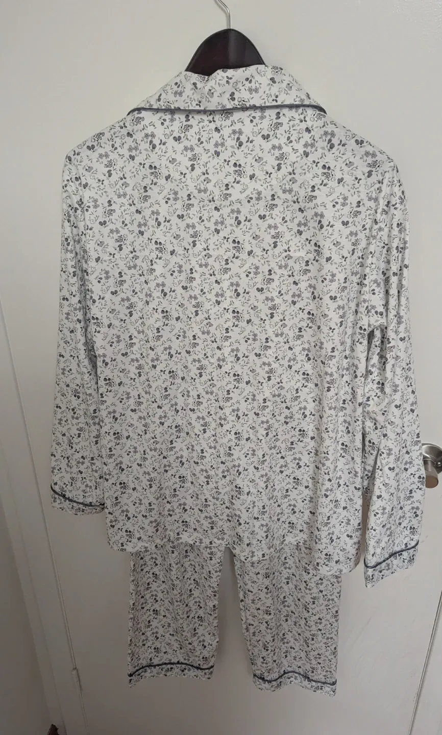 Brand New with Tags Floral Pajama Set - Women's Size X-Large image indicator(4)