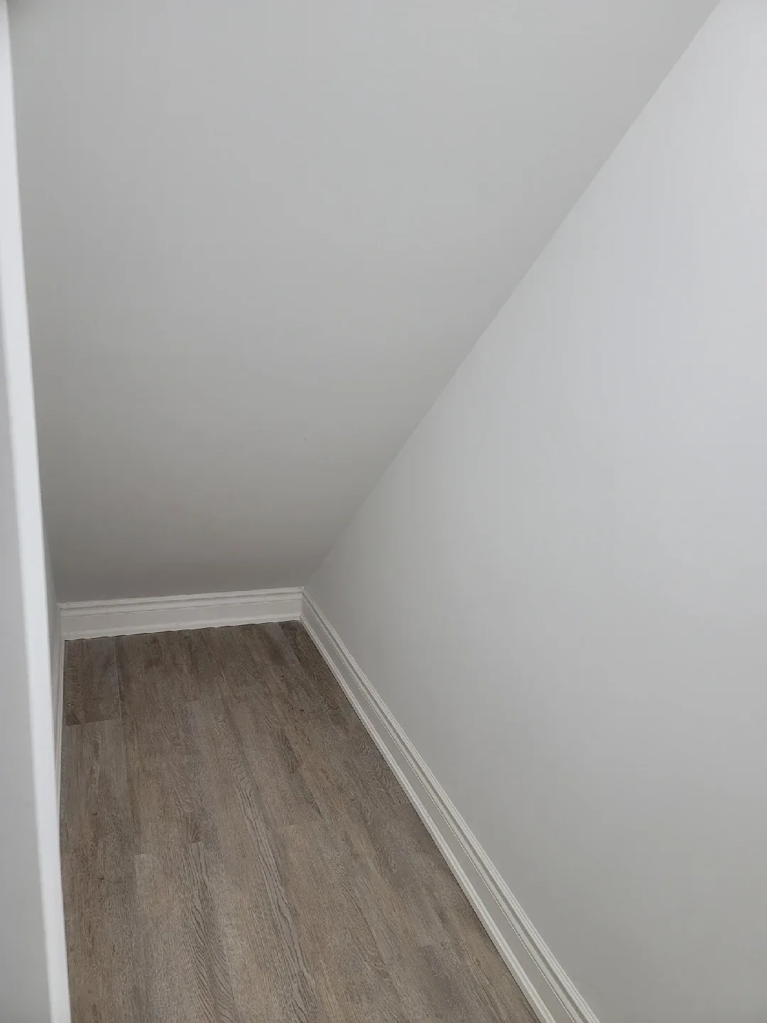One Bedroom Legal Basement for rent image indicator(10)