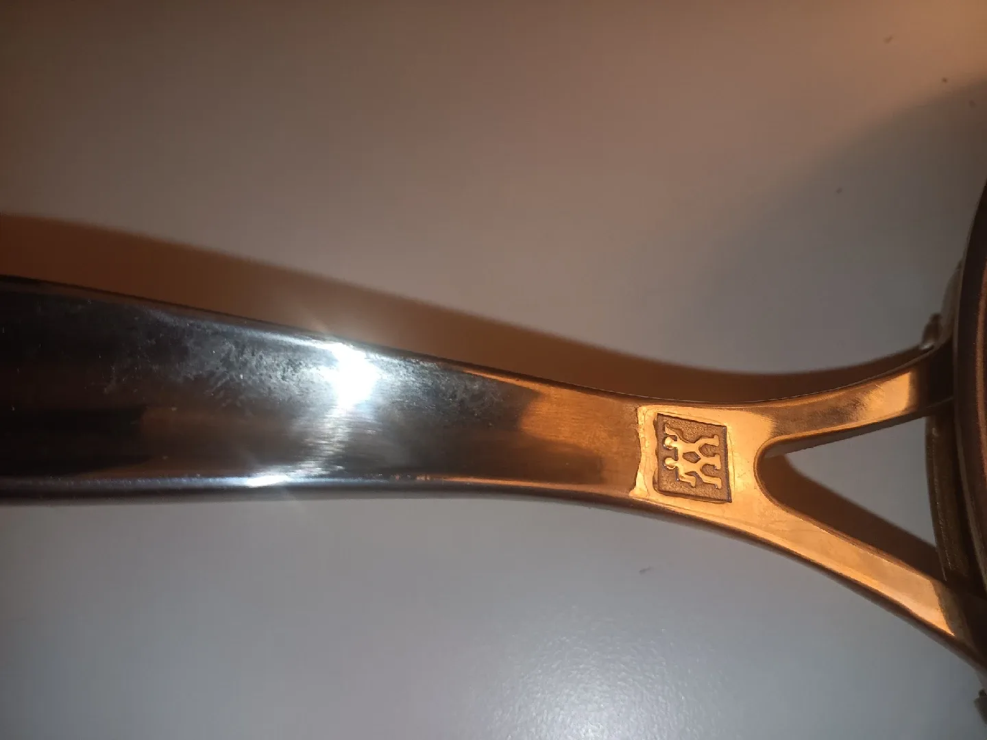 Zwilling J.A. Henckels 10-inch Fry Pan image indicator(2)