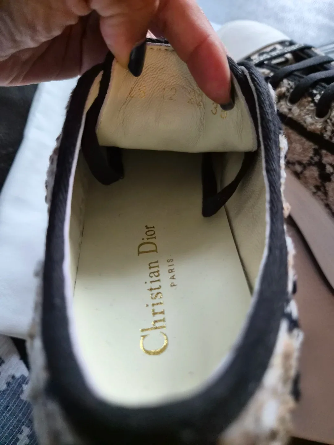 Dior Walk N Dior Oblique Embroidered Sneakers - Size 35 image indicator(7)