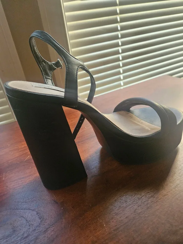 Steve Madden Black Platform Heels image indicator(2)