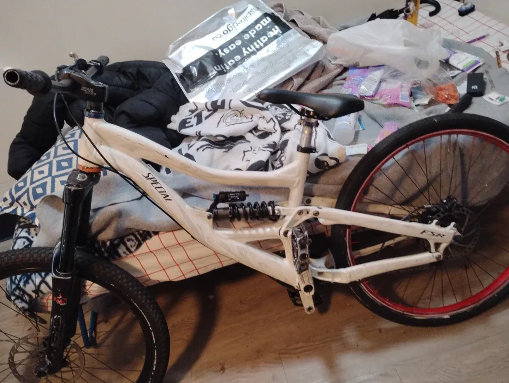 Specialized FSR Downhill Mountain Bike image indicator(3)