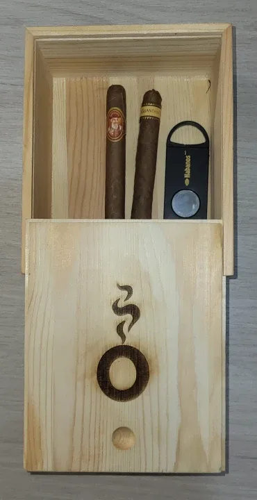 Cigar Box with Cutter