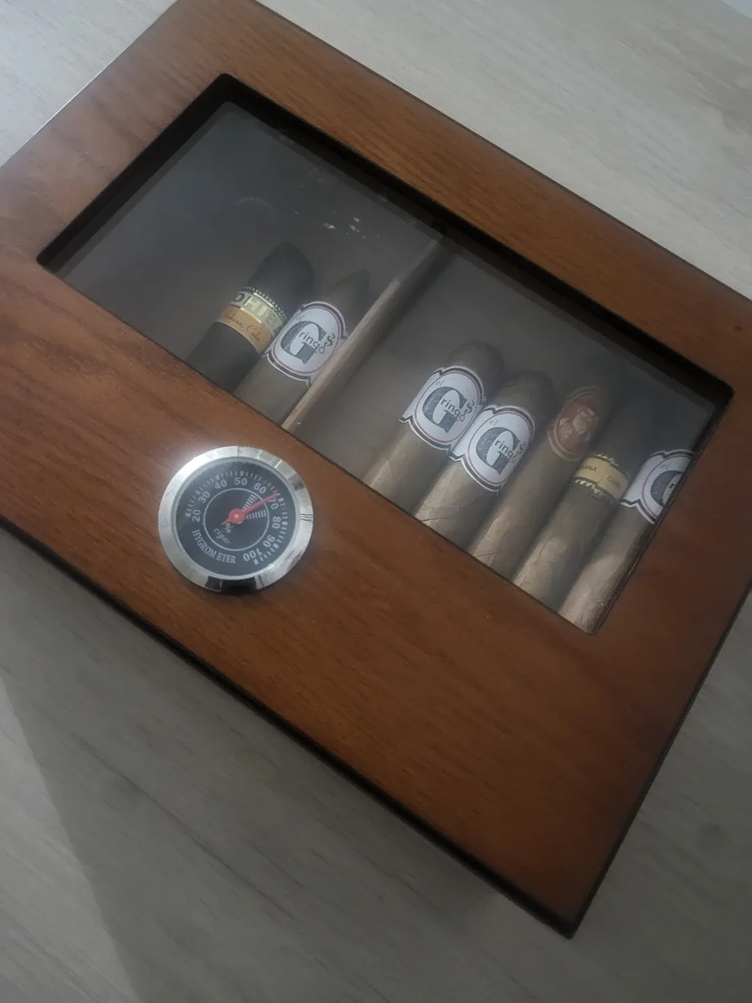 Cigar Humidor with Cigars image indicator(2)