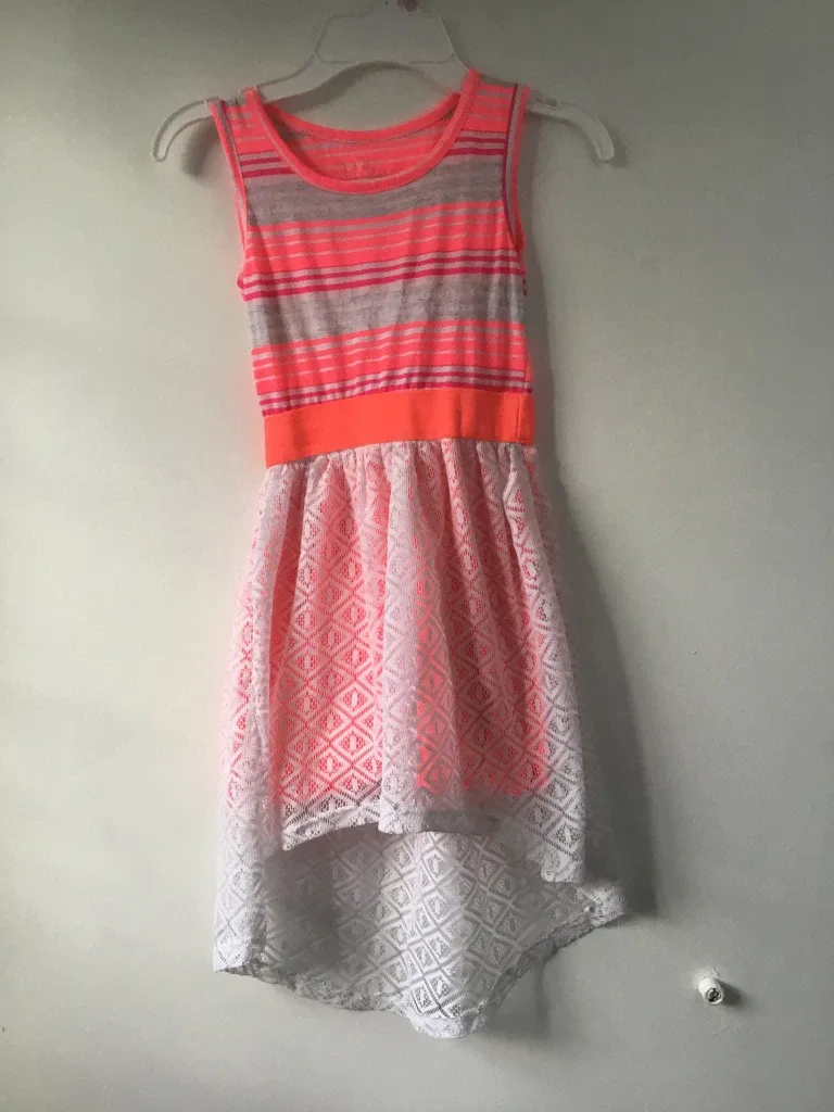 Girls sz 5 dresses $4 each image indicator(2)