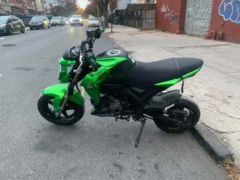 Kawasaki Z125 Pro - Green Motorcycle image indicator(2)