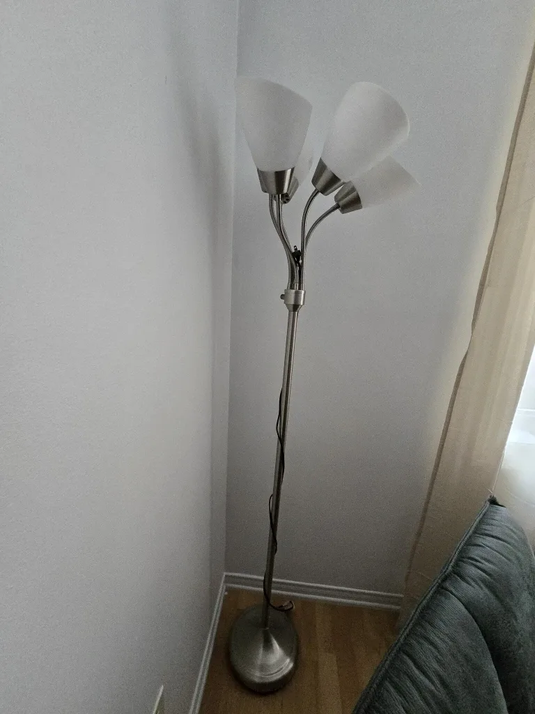 Hampton Bay 5-Light Floor Lamp image indicator(3)