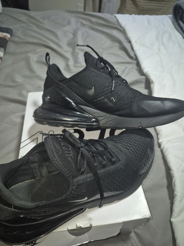 Nike Air Max 270 - Black - Size 11 - photo 4