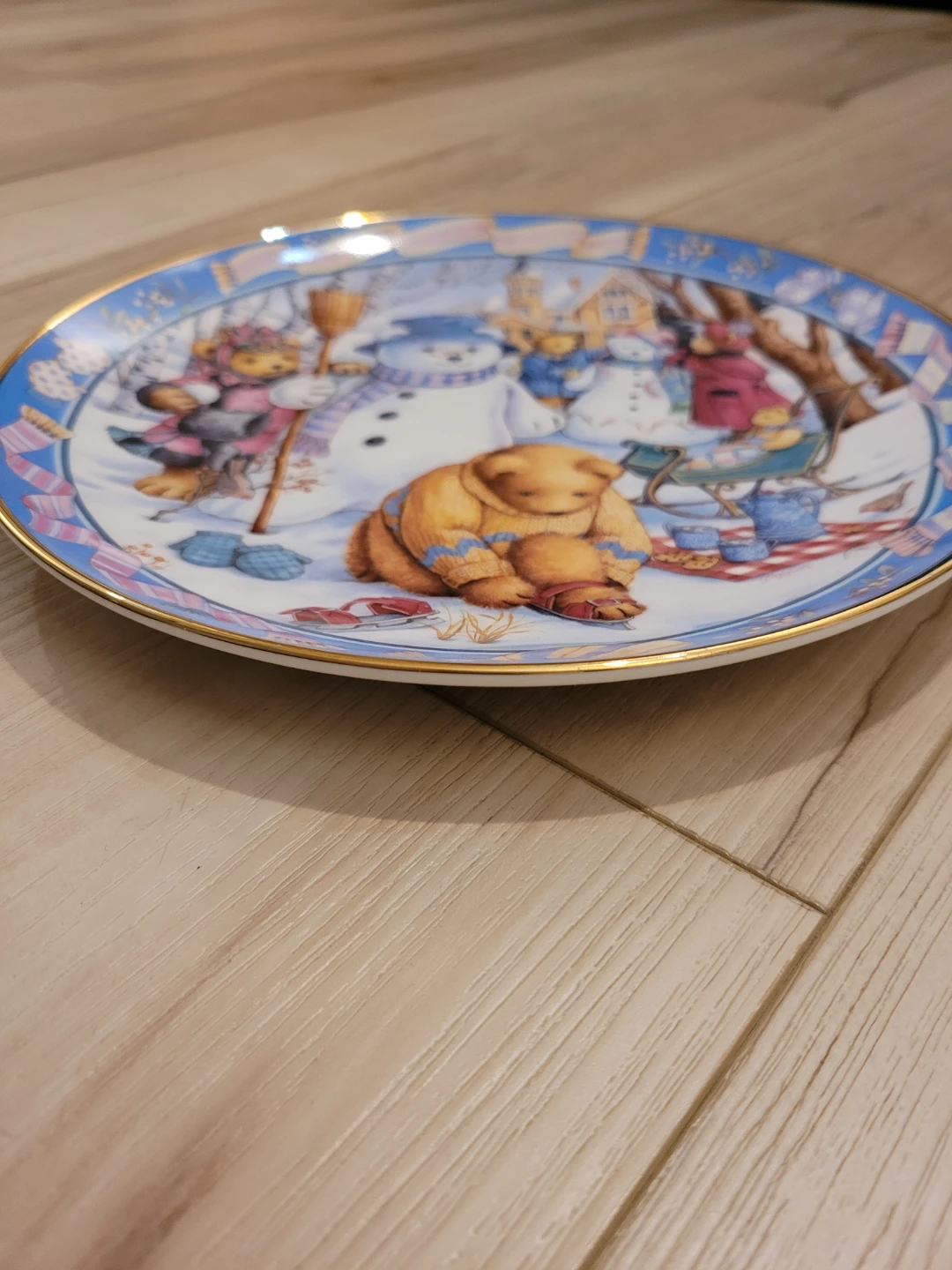 Collectible Plate with Bear Winter Scene 8" - photo 5