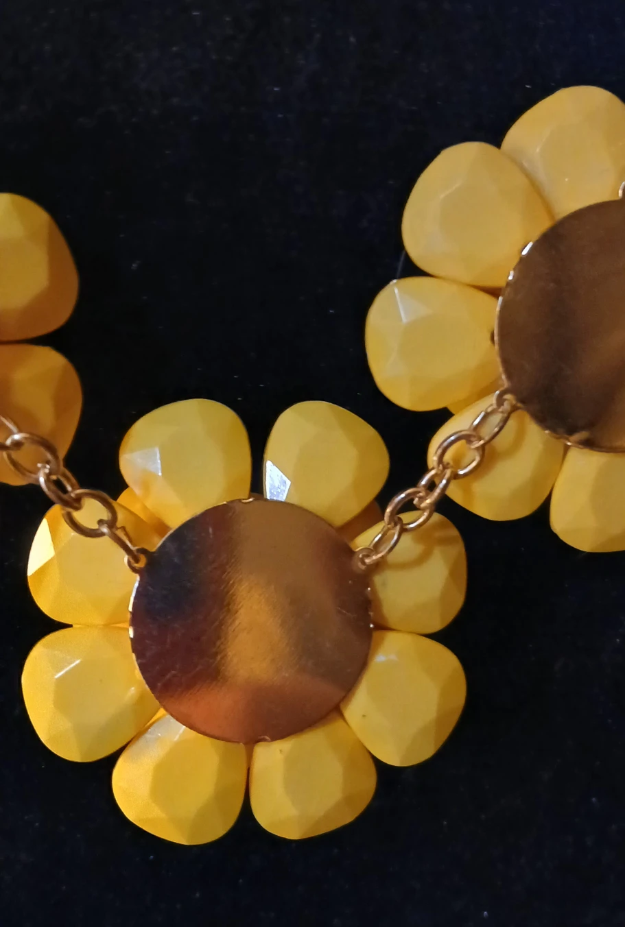 Mid-Century Inspired Yellow Floral Necklace - photo 3