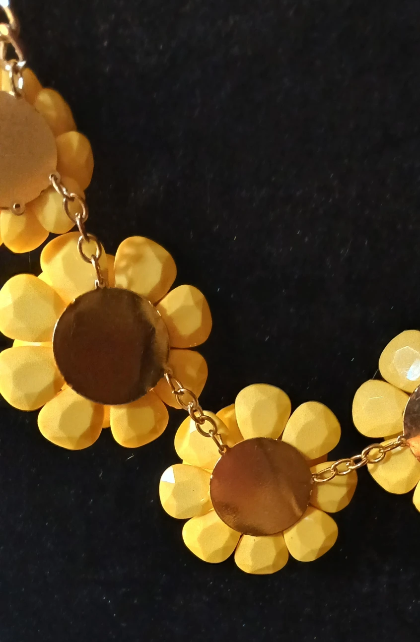Mid-Century Inspired Yellow Floral Necklace - photo 4