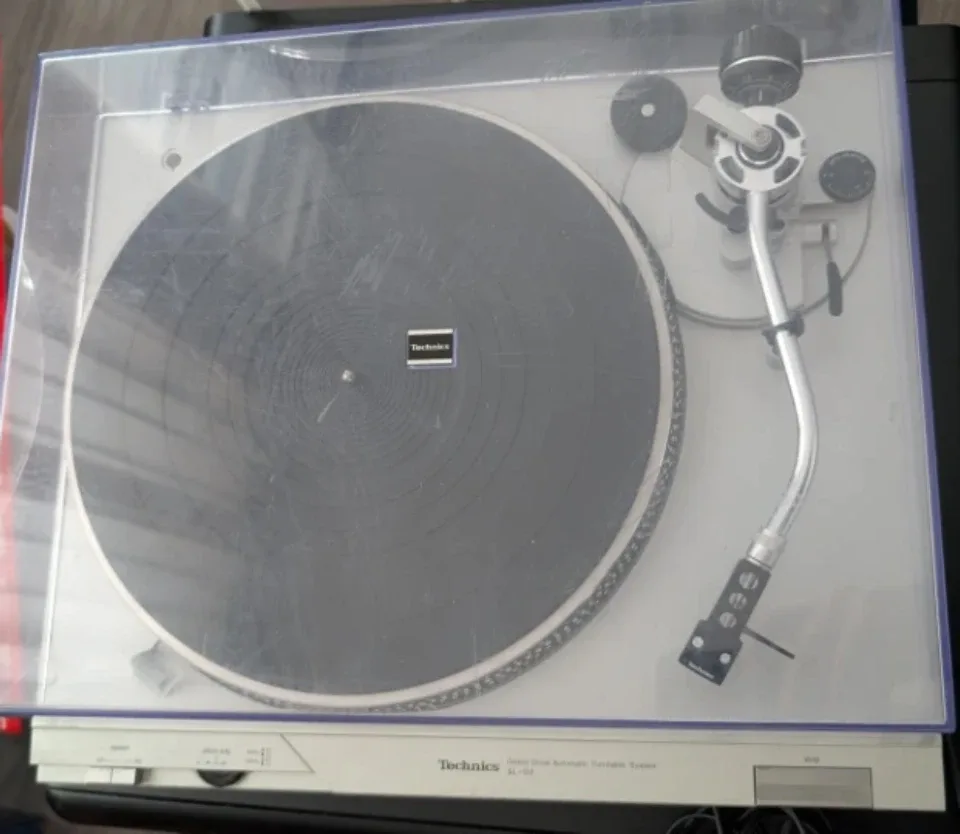 Technics SL-D2 Direct Drive Turntable