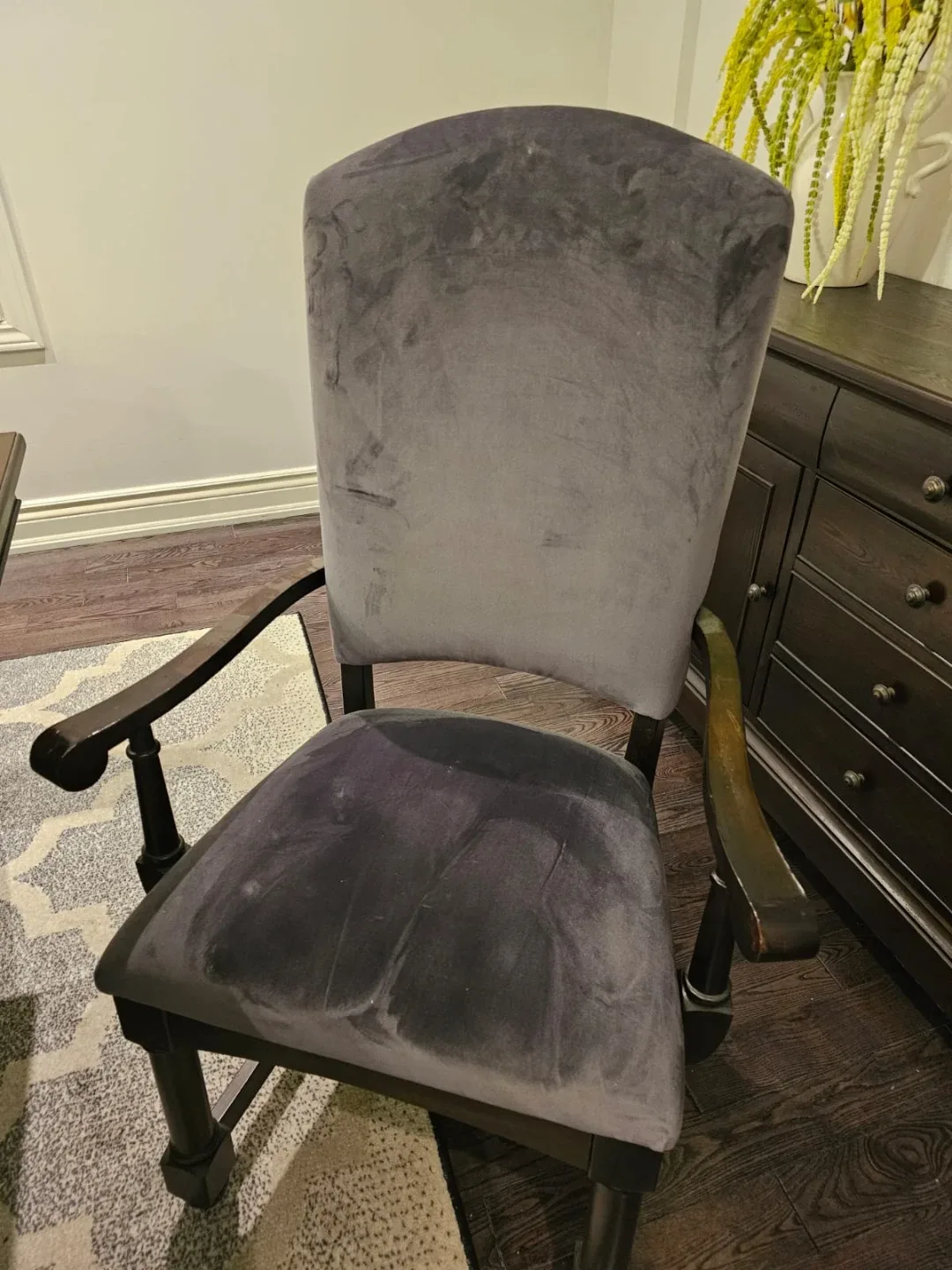 Dining Table with 8 Velvet Chairs