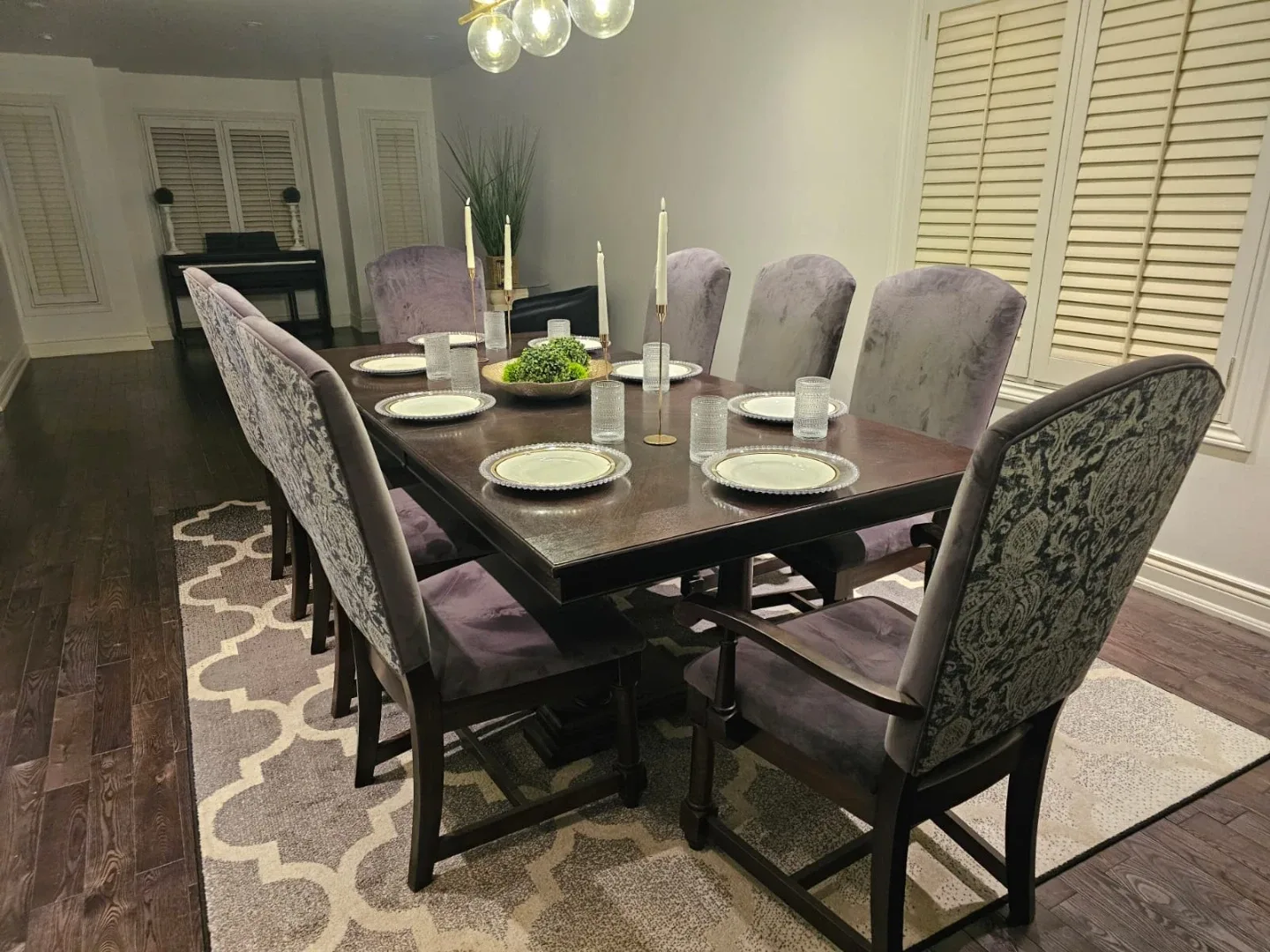Dining Table with 8 Velvet Chairs image indicator(2)