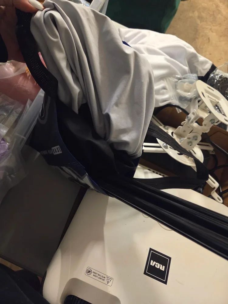 RCA Projector with Mount & Remote image indicator(5)