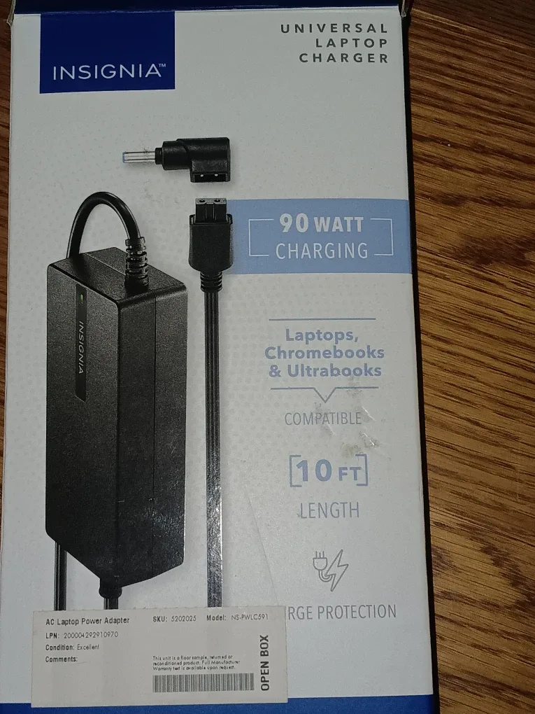 Insignia 90W Universal Laptop Charger