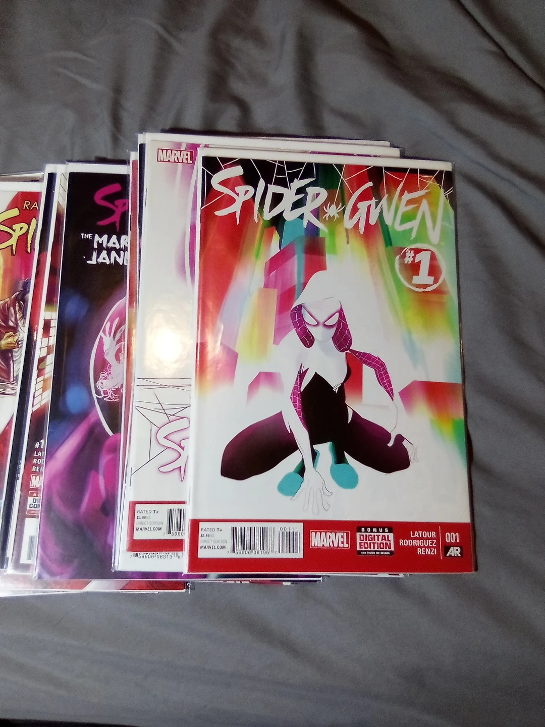 Spider-Gwen & Spider-Women Comic Book Lot - photo 2