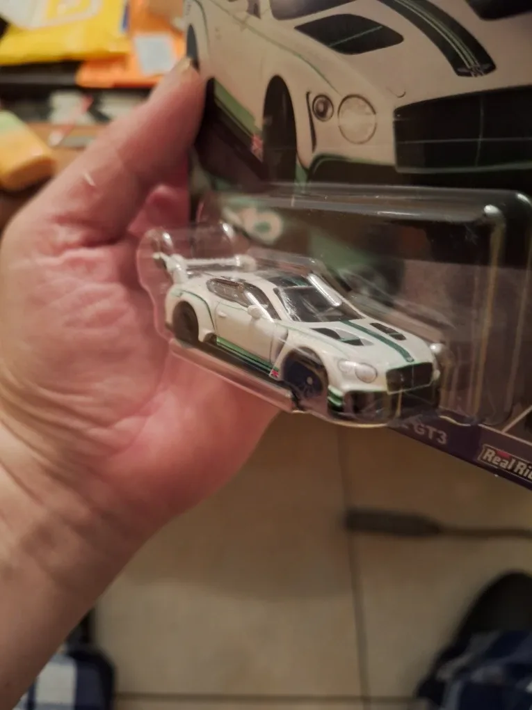 Hot Wheels Premium Race Day Bentley Continental GT3 image indicator(2)