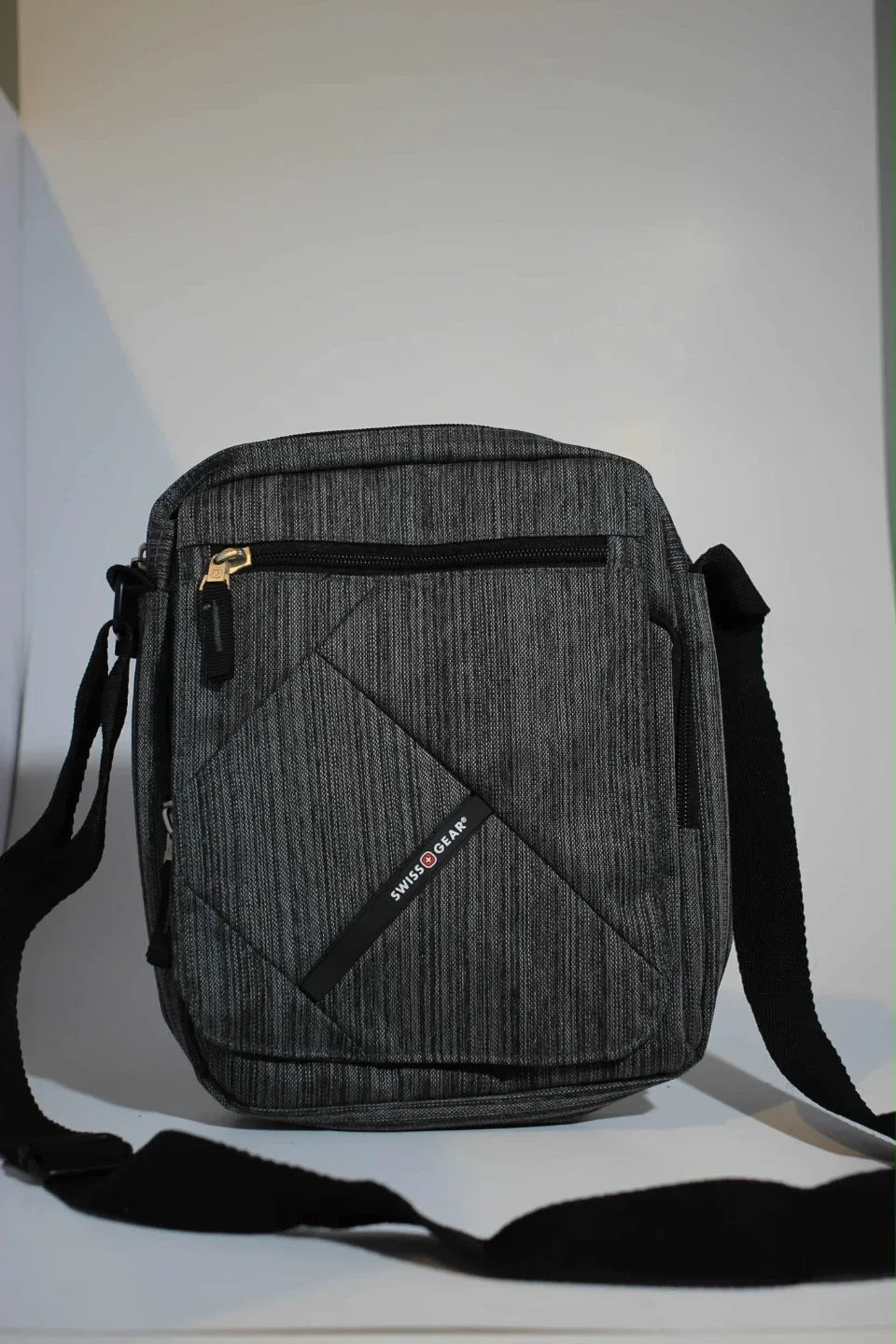 New SwissGear Travel Bag Collection - RFID & Tablet Slings image indicator(8)