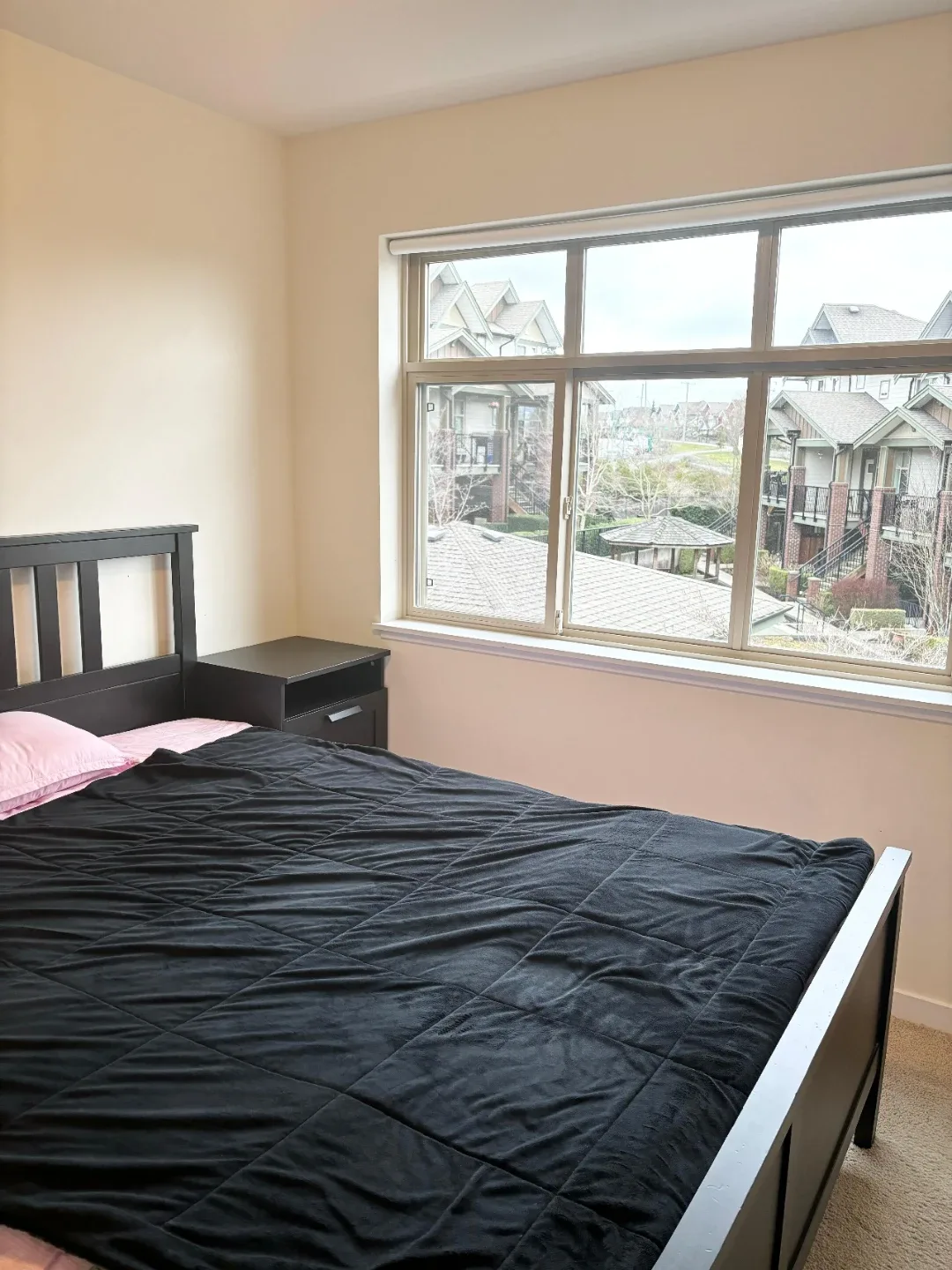 2bed+den 2 bath condo for rent image indicator(6)