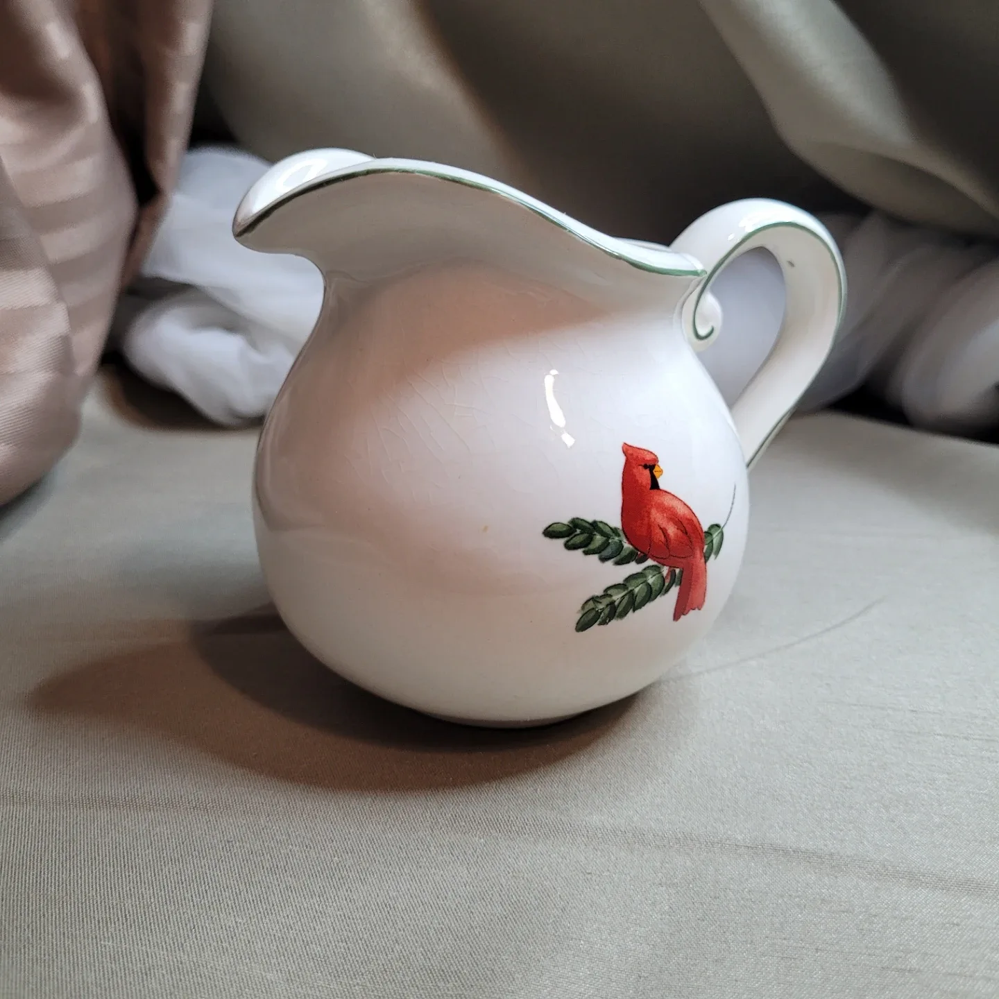 Beautiful Ceramic Cardinal Creamer etc. image indicator(2)