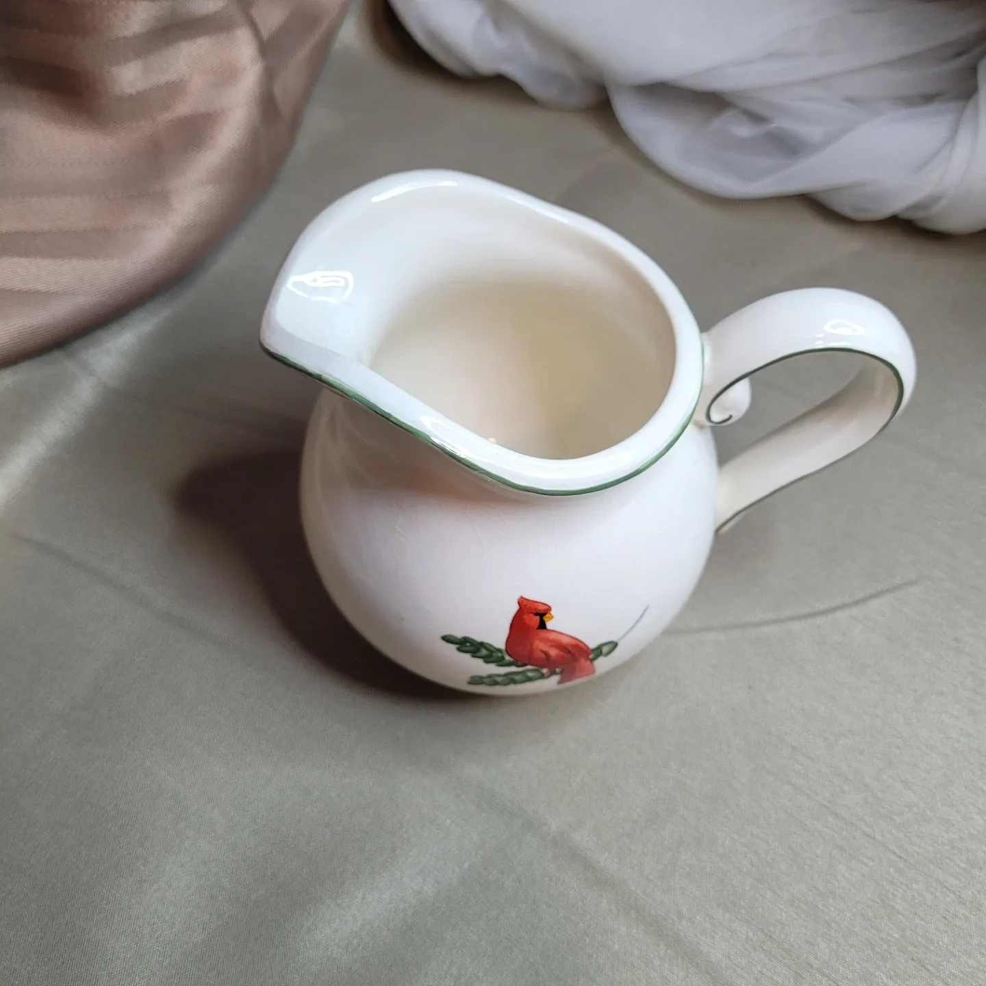 Beautiful Ceramic Cardinal Creamer etc. image indicator(3)