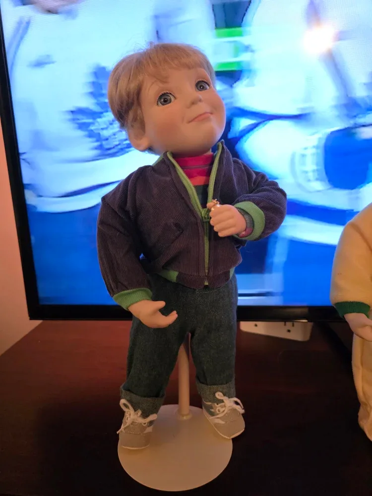 Porcelain  dolls image indicator(3)