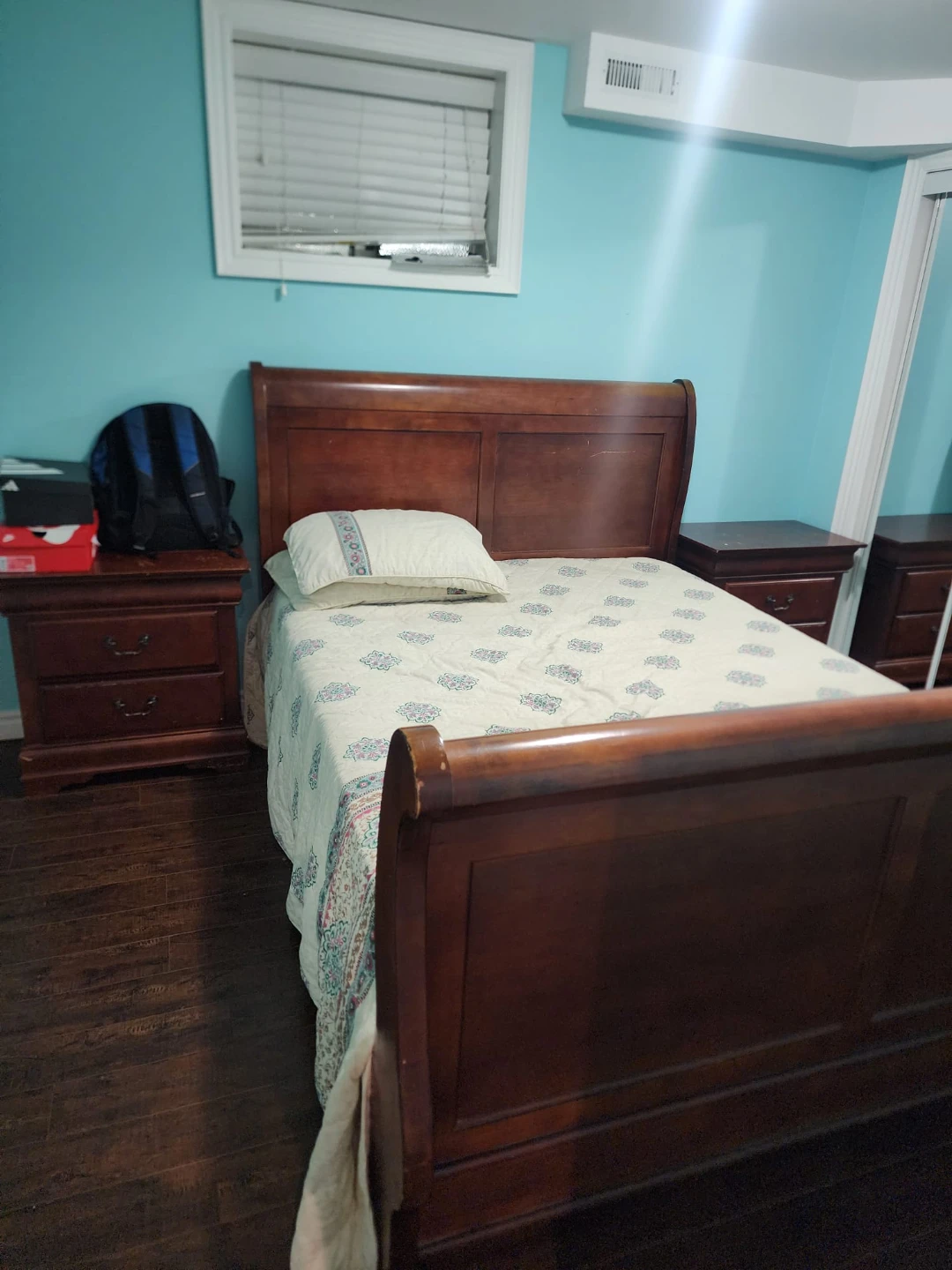Traditional Wood Queen Sleigh Bed Set(2Nightstands)