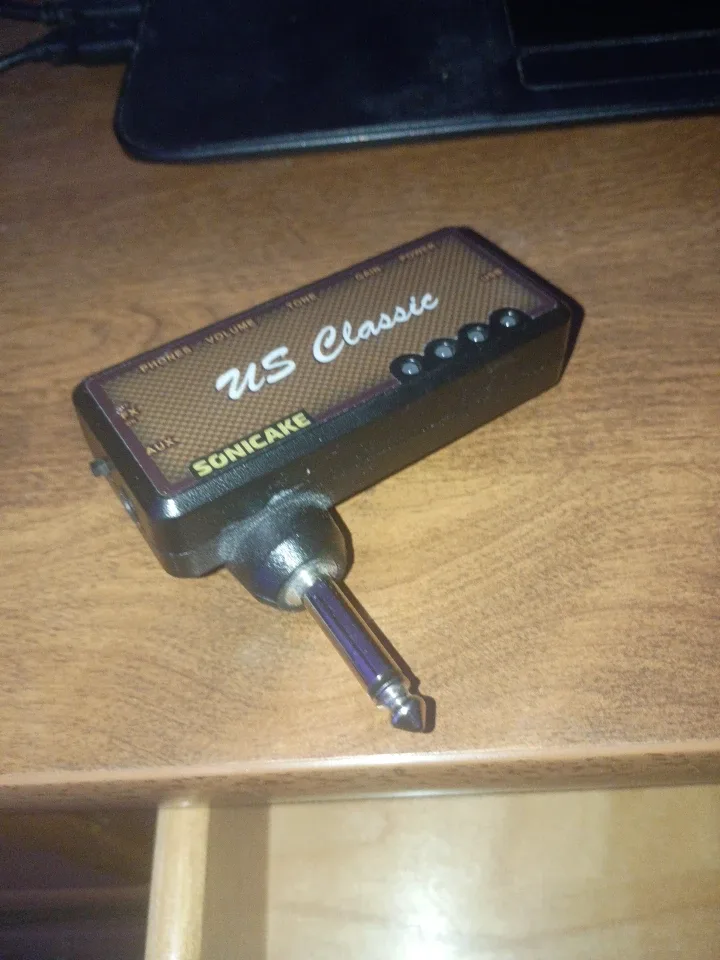 Danelectro lead guitar! Includes amplifier, foot pedal, etc! image indicator(8)