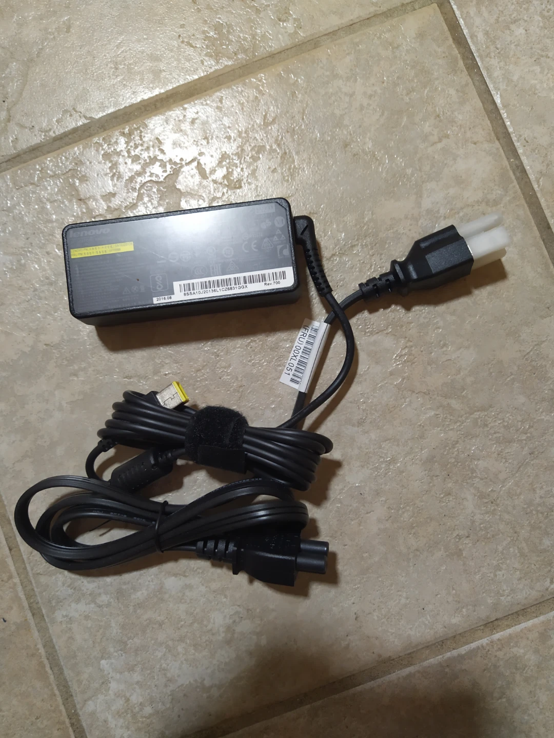 Lenovo AC Adapter PA-1650-72 - photo 2
