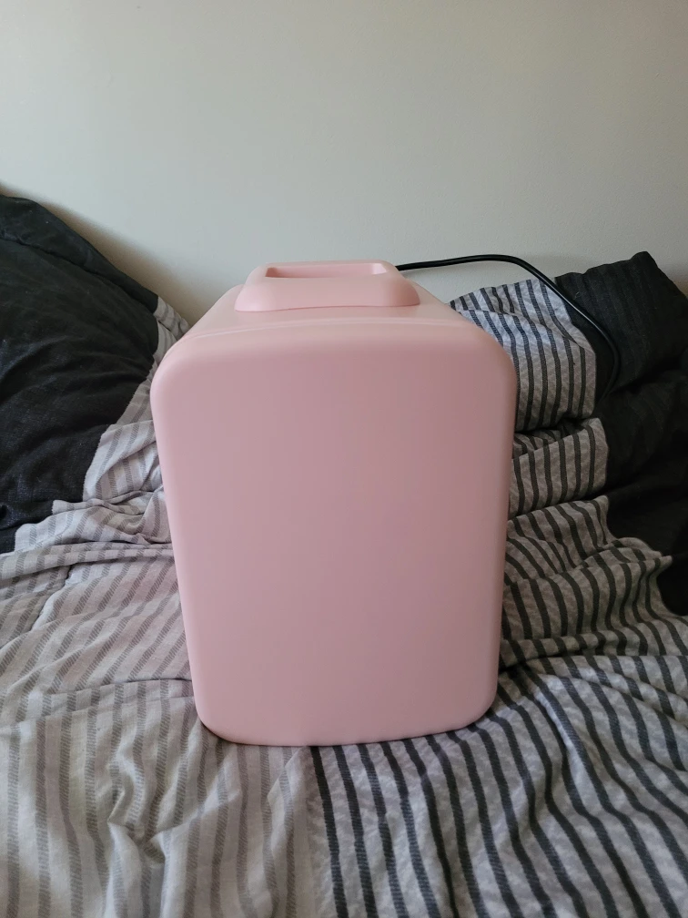 Pink Mini Fridge - Model AAD-4LA1 - photo 2