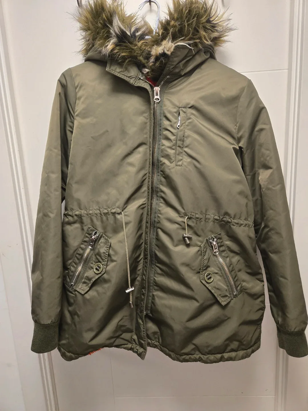 Freshly Drycleaned Guess Olive Green Winter Parka - Size L image indicator(3)