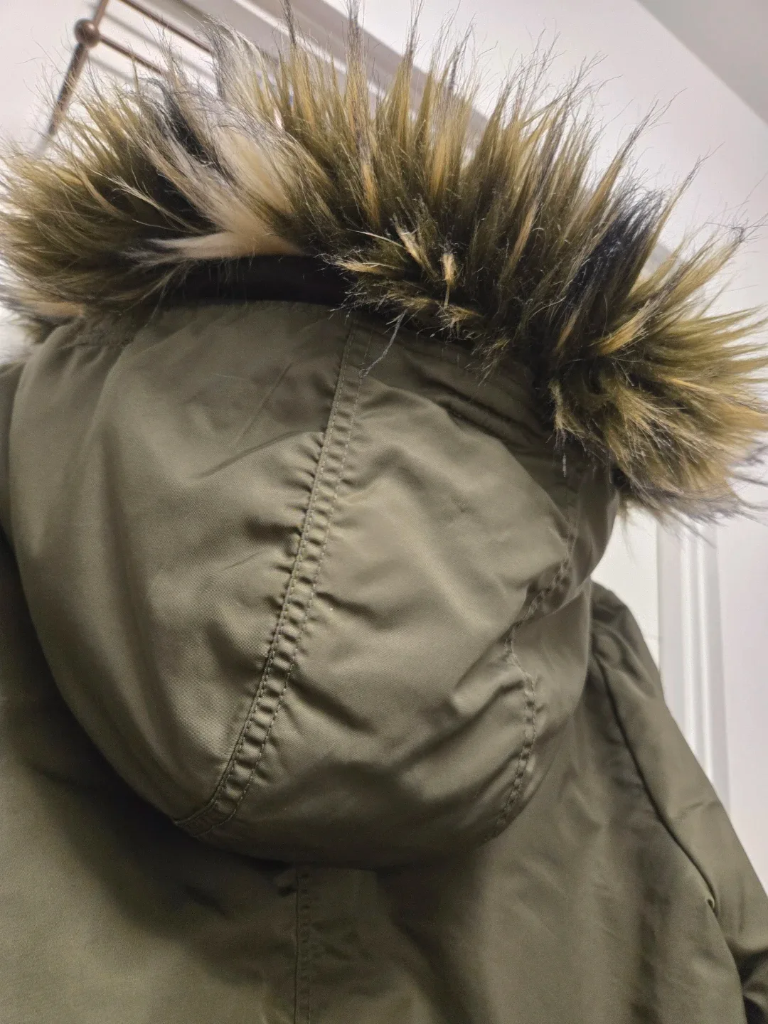 Freshly Drycleaned Guess Olive Green Winter Parka - Size L image indicator(5)