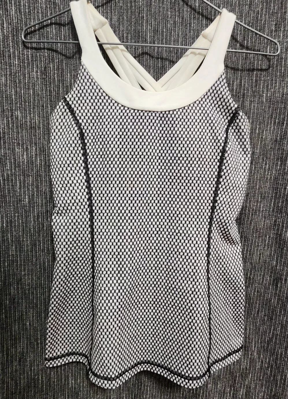 Lululemon Tank Top - Size 6