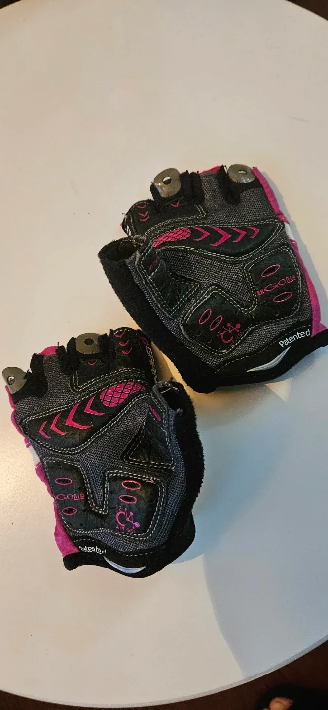 Bike riding gloves image indicator(2)