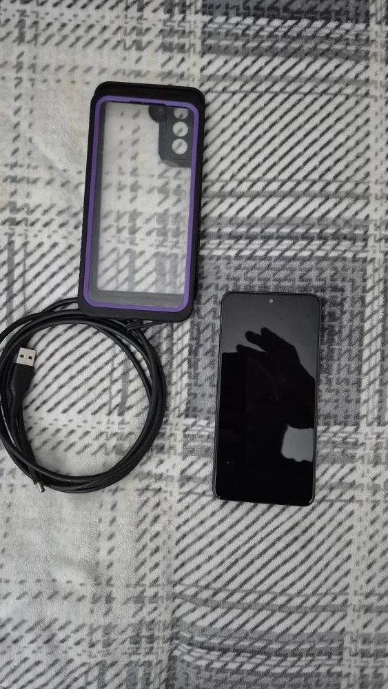 Samsung s24 FE cellphone