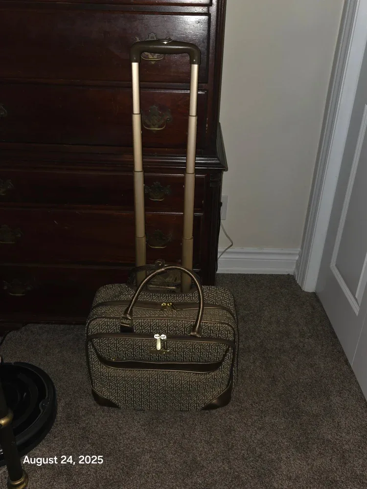 Anne Klein Rolling Suitcase image indicator(7)