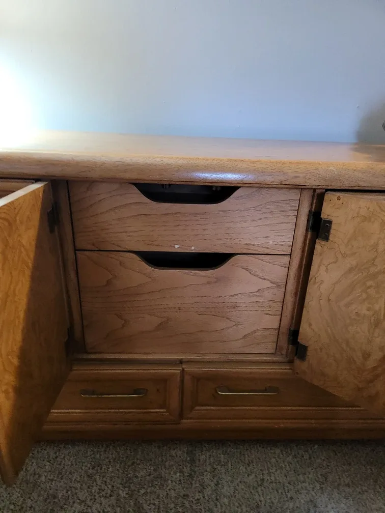 Thomasville Wood Dresser image indicator(3)