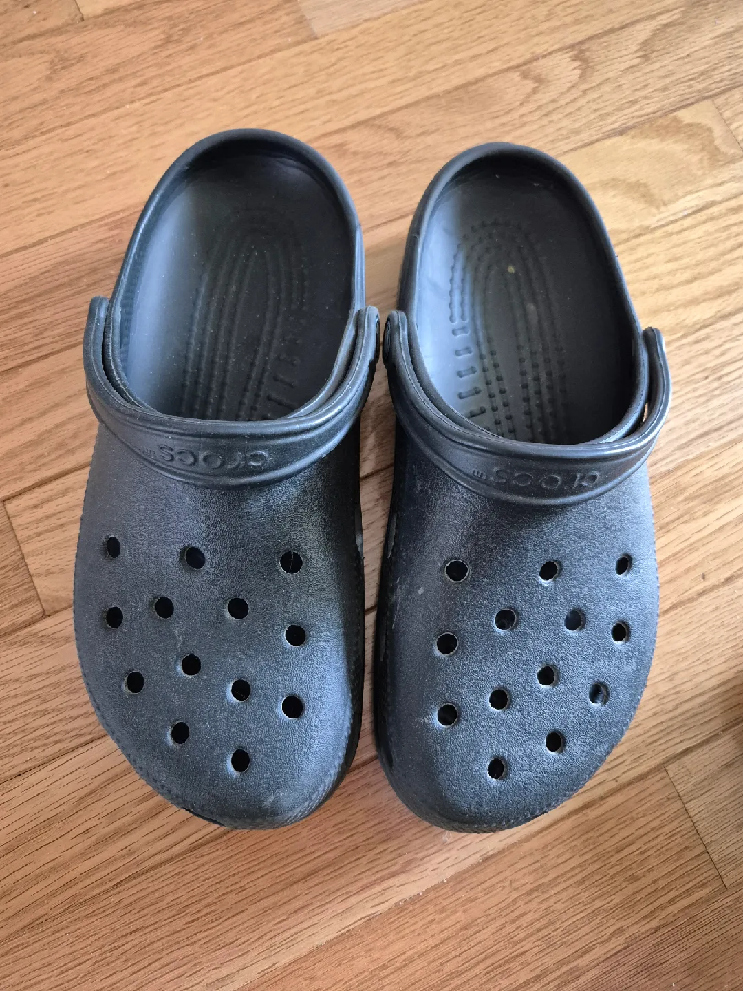 Crocs: 2 pairs Men's Size 11 + a free pair ($40 for the lot) image indicator(8)