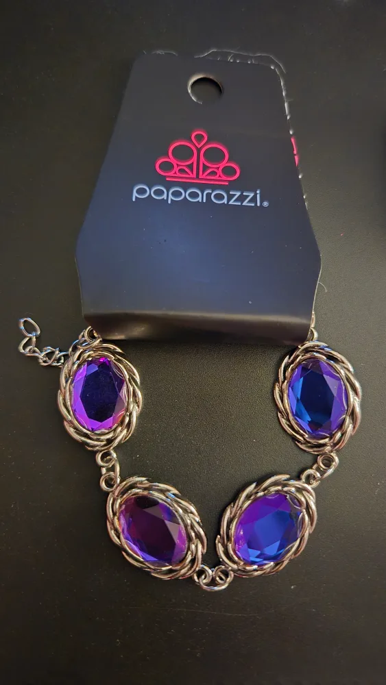 Paparazzi Jewelry 4 pcs Set - Necklace, Earrings, Ring, Bracelet image indicator(3)