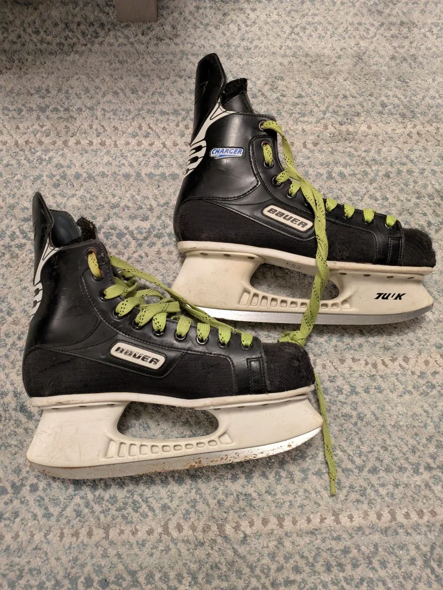Bauer Charger Ice Skates - Size 9 image indicator(4)