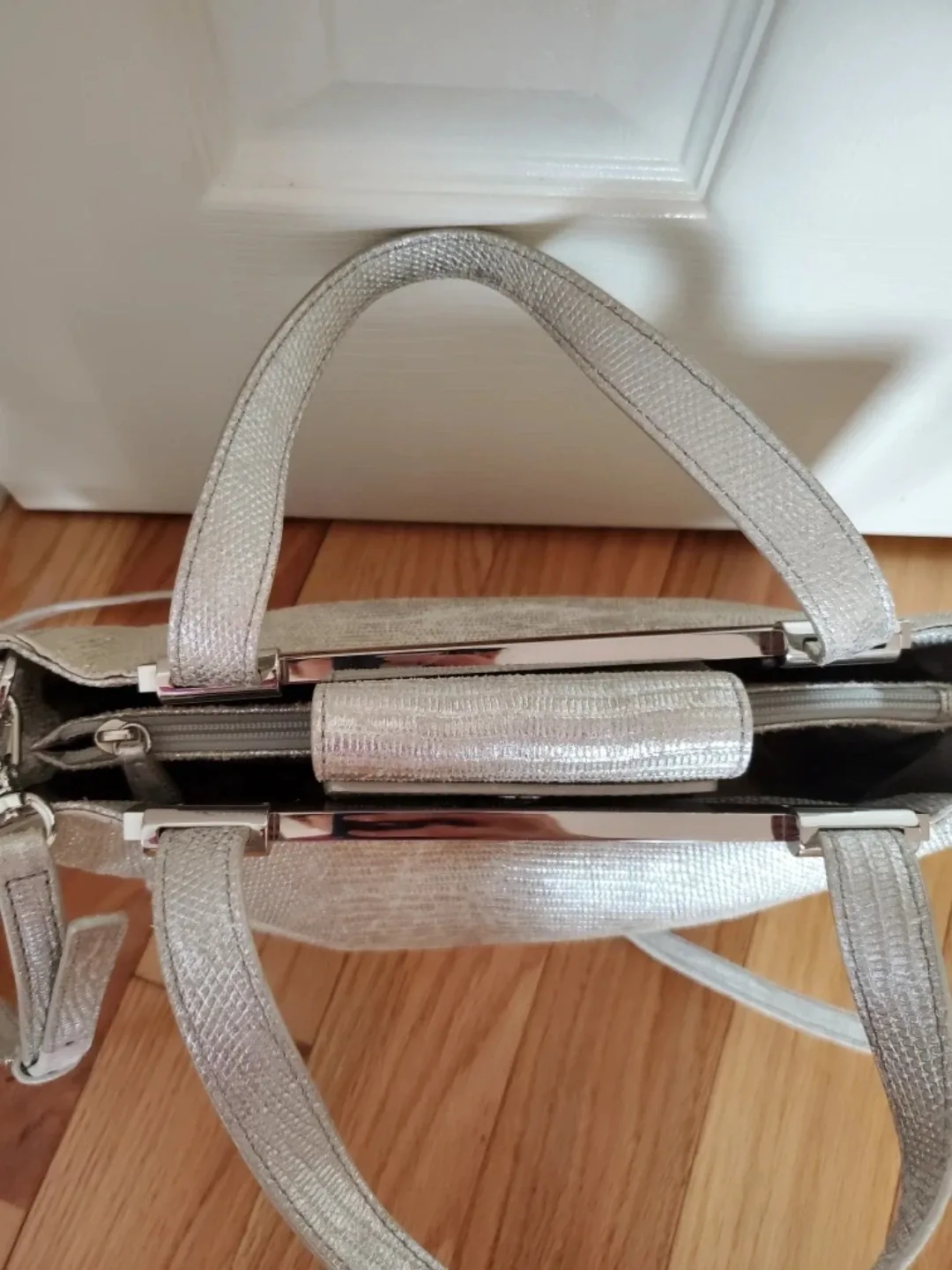 Michael Kors Silver Shoulder Bag image indicator(2)