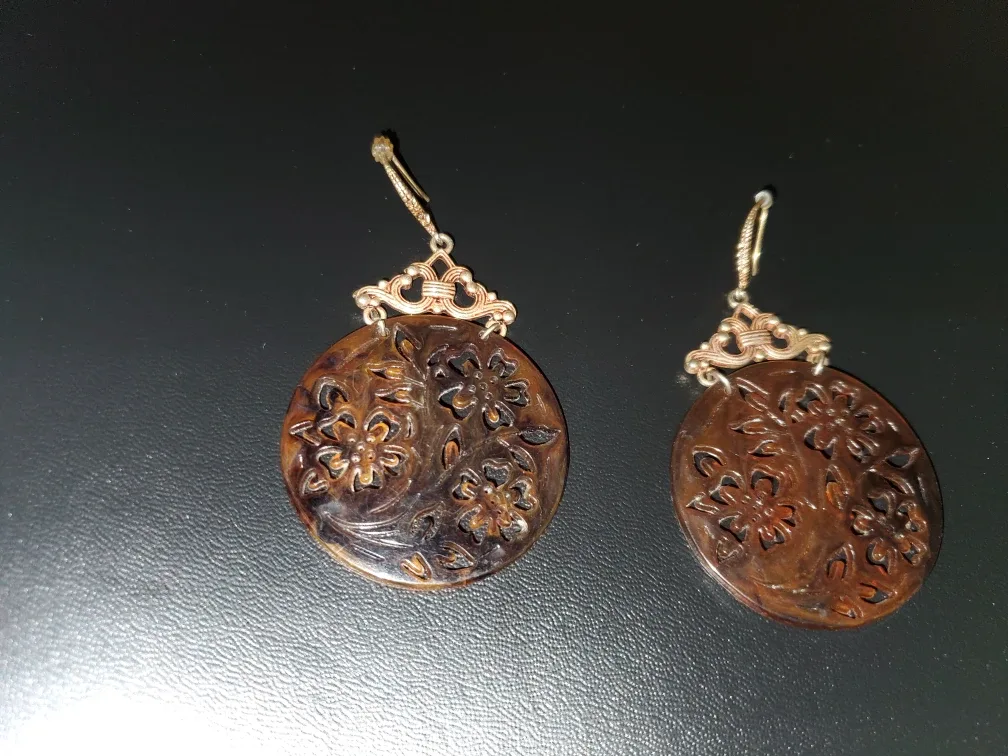 Vintage Floral Carved Earrings image indicator(3)