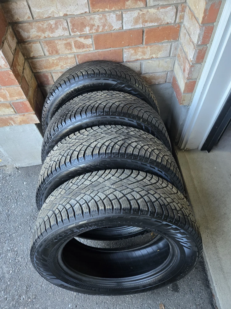 Nokian Tyres Hakkapeliitta R5 SUV WINTER Tires 225/60R18 - photo 5